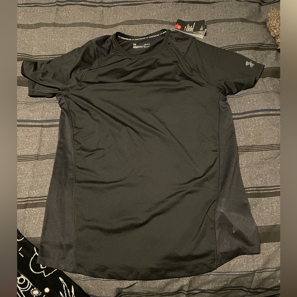 Under Armour Heat Gear Fitted T shirt Large NWT